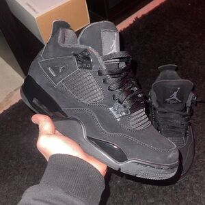 AUTHENTIC:Jordan 4 Black Cat NOT FREE!!! Taking offers just tryna get them gone